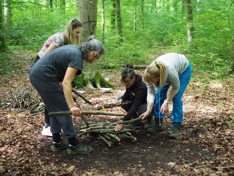 Den Wald als Lern- und Lebensraum entdecken Den Wald als Lern- und Lebensraum entdecken