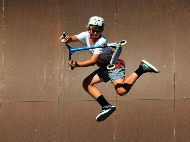 Bewegungswissenschaft des Sports: Von Kopf und Körper Bewegungswissenschaft des Sports: Von Kopf und Körper